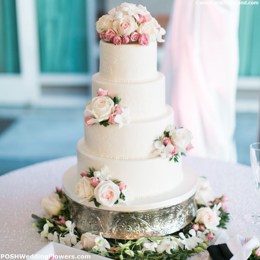 Gorgeous wedding cake!